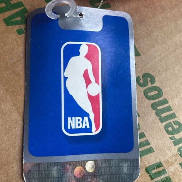 Adult red knitted beanie Basketball Lakers - Picture 3 of 4